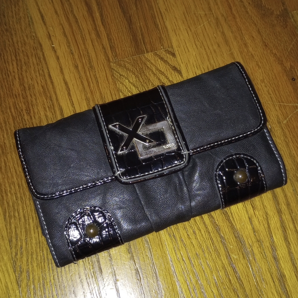 XOXO Black billfold wallet